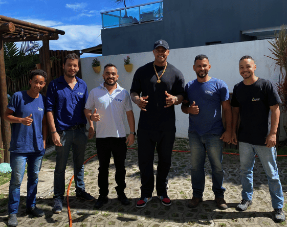 Residência Leo Santana e Lore Improta